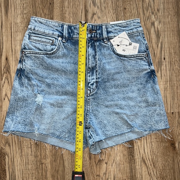 NEW! HP 🥳🥳🥳Zara Seamless Denim Shorts - Picture 13 of 13